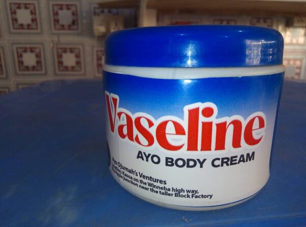 VASELINE - BIG